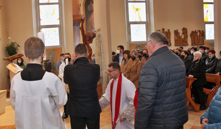 8. fotografia fotogalérie Veľký piatok - Slávenie utrpenia a smrti Pána - Belá nad Cirochou 15.04.2022